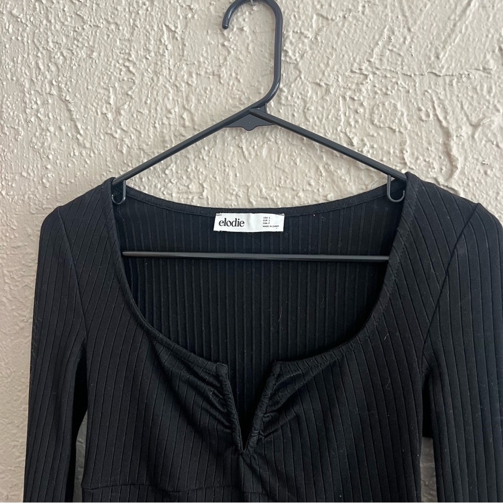 ❤️ Elodie Ribbed Notch Neck Top - Picture 3 of 8